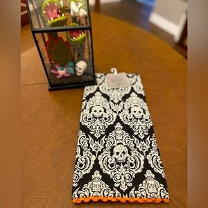 Spooky Halloween decor